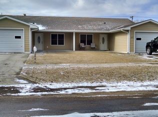 613-615 N Elm Street, Red Cloud, NE 68970