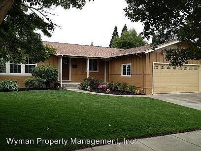 1st image of 1007 Woodlawn Dr