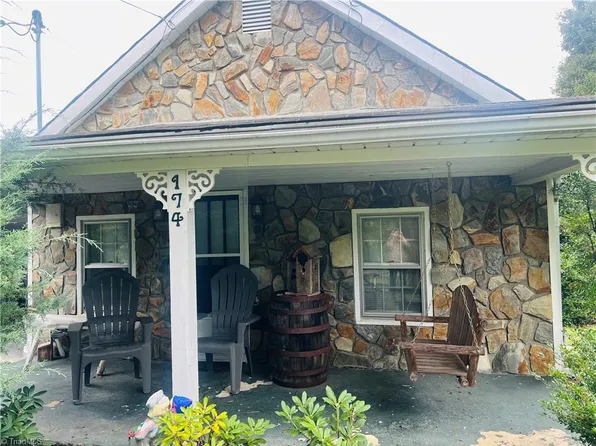 174 Fairview Dr, Mount Airy, NC 27030