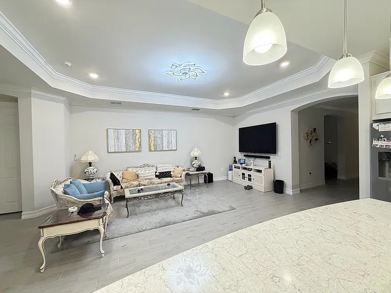 544 Ravello Blvd — Photo 6