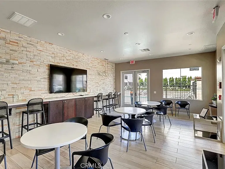 194 Olive Ave #194 — Photo 3