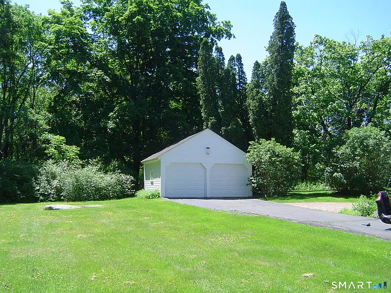 815 E Main St — Photo 39