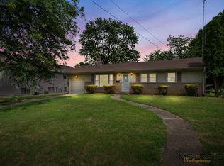 312 N Main St, Sycamore, IL 60178