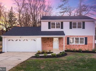 8113 Bright Meadows Ln, Dunn Loring, VA 22027