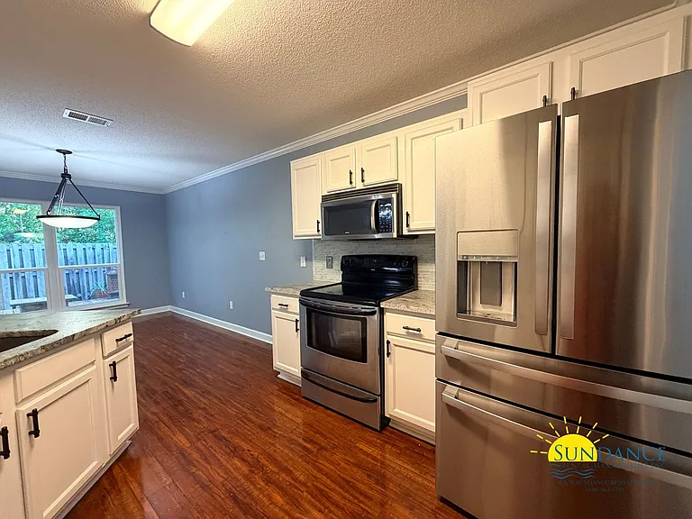 2705 Apple Blossom Ct — Photo 10