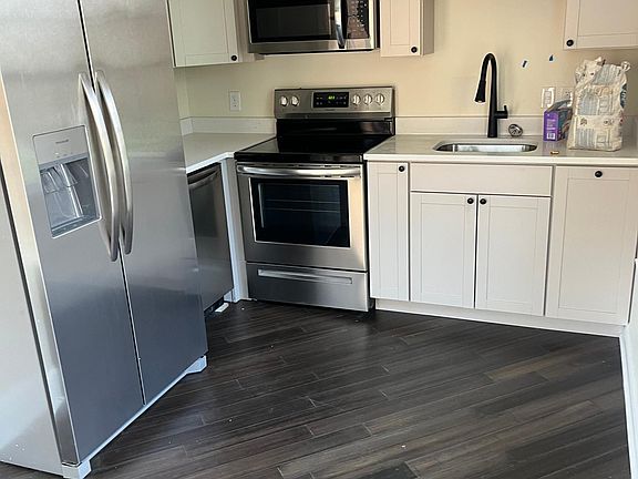 3rd image of 203 Cutler Ave #203B
