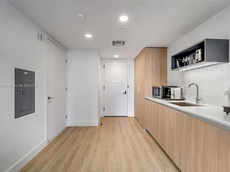 601 NE 1st Ave #1619 — Photo 6