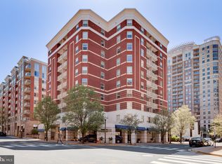 880 N Pollard St APT 223, Arlington, VA 22203