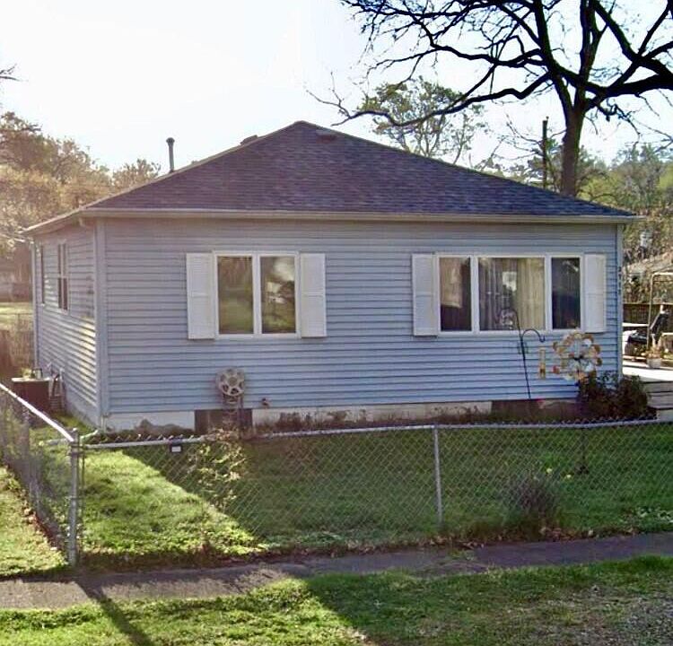 1st image of 2717 Vanderburg St