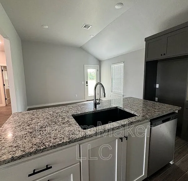 736 Apple Blossom Way — Photo 4