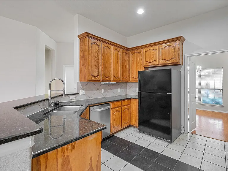 1411 Snowberry Dr — Photo 8