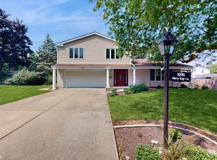 3215 Mary Kay Ln, Glenview, IL