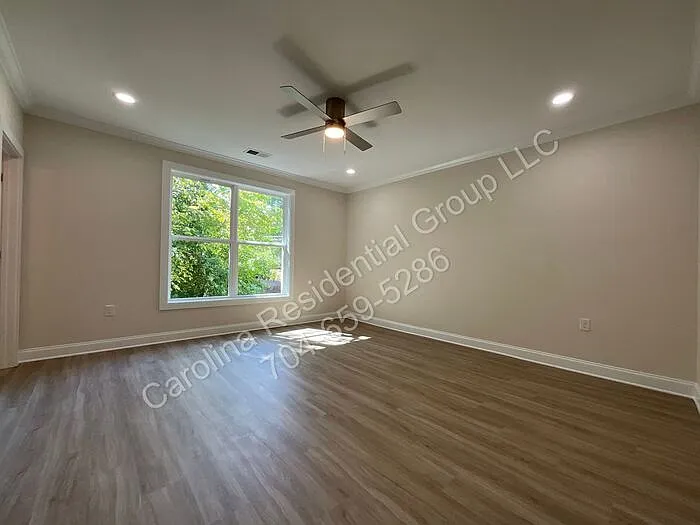 307 N Catawba St — Photo 11