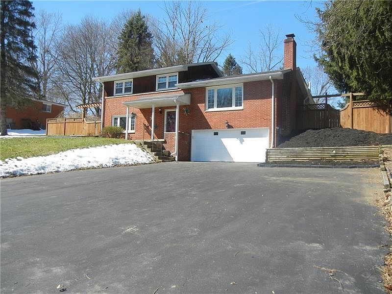 1st image of 24 Bel Aire Dr