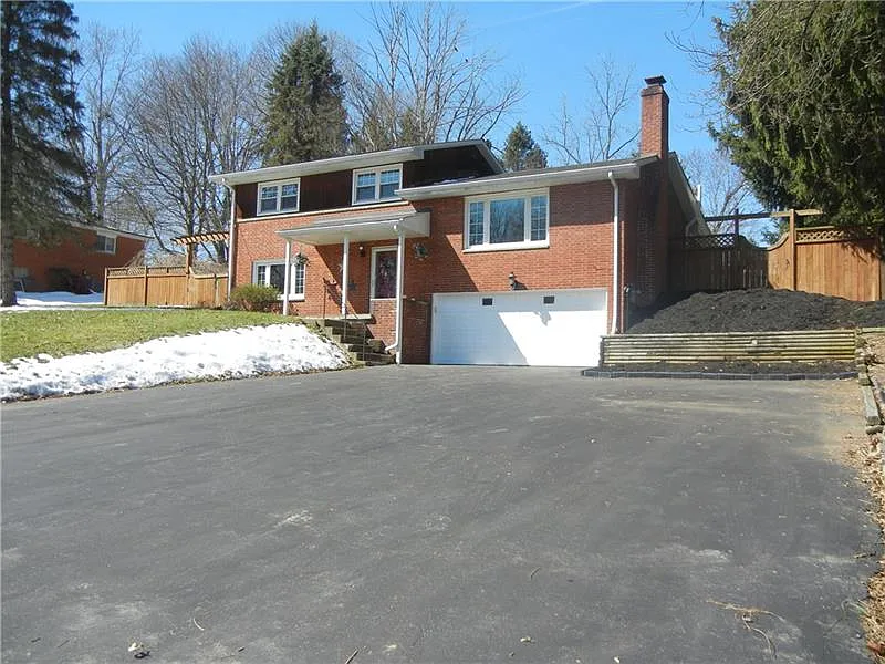 24 Bel Aire Dr photo 1