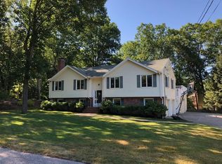 54 Flint Locke Ln, Medfield, MA 02052