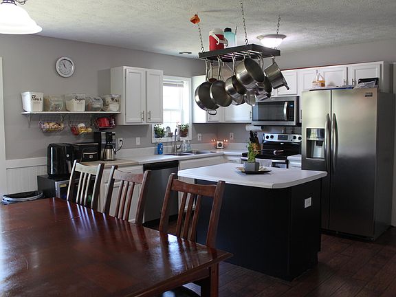 2nd image of 327 Park Ln