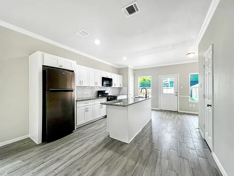 7903 Moon Beam St #C — Photo 5