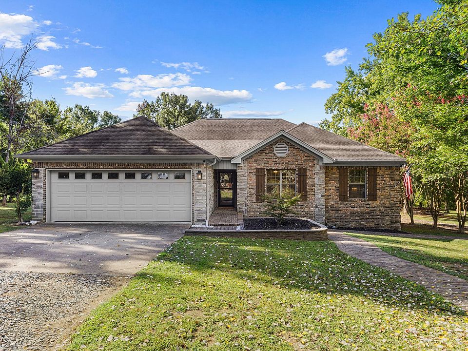 1st image of 27 N Springhill Ln