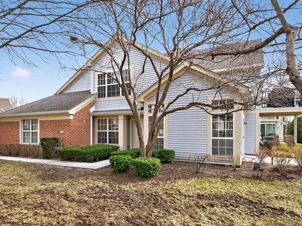 446 Cromwell Cir Unit 4, Bartlett, IL 60103