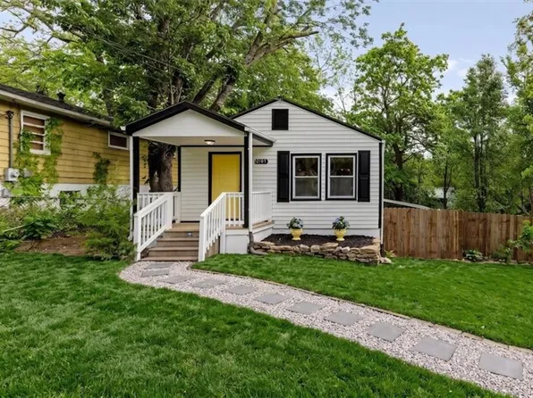 12107 Henry St, Sugar Creek, MO 64054