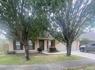 110 Cadet Ln, Lafayette, LA 70506
