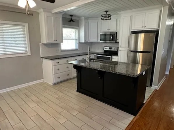 102 McCormick Ave, Hawkinsville, GA 31036