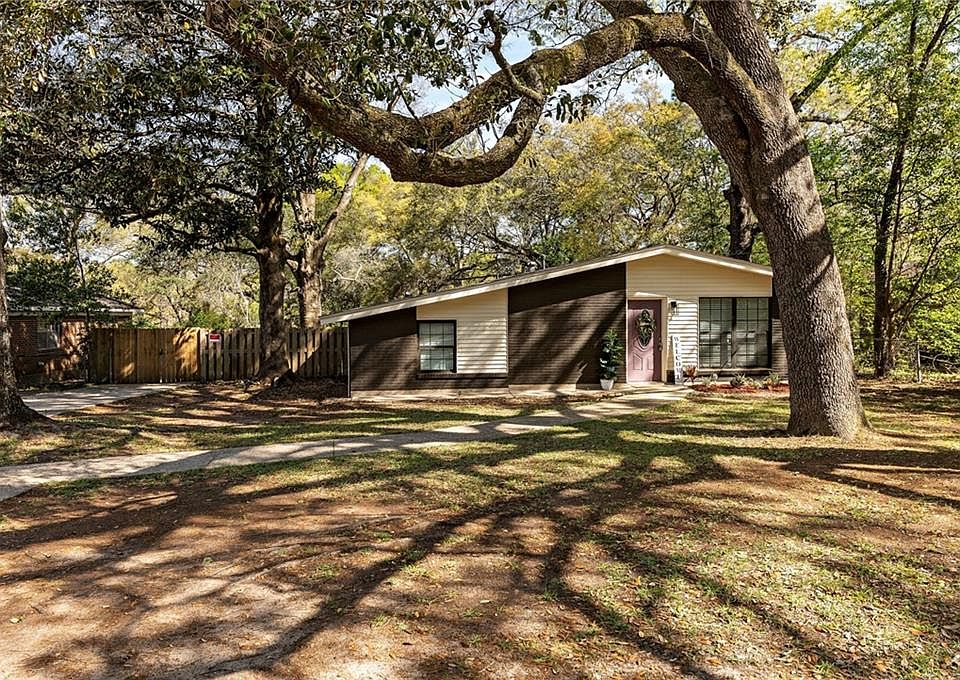 1st image of 5404 Forest Park Dr