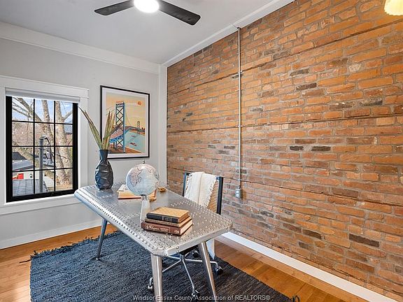 4th image of 817 Monmouth Rd