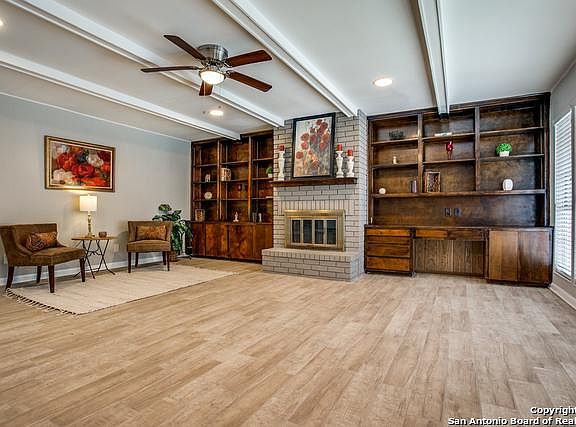 4th image of 914 Mount Kisco Dr