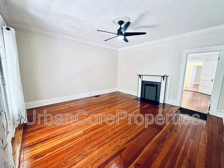 235 7th Ave N #2 — Photo 10