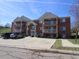 3335 Emerald Lakes Dr UNIT 2C, Cincinnati, OH 45211