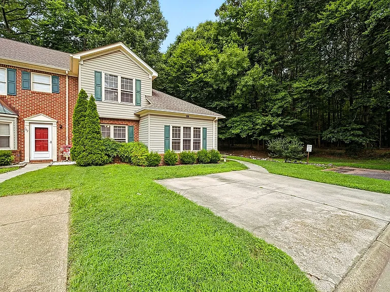 109 Larkspur Holw — Photo 21