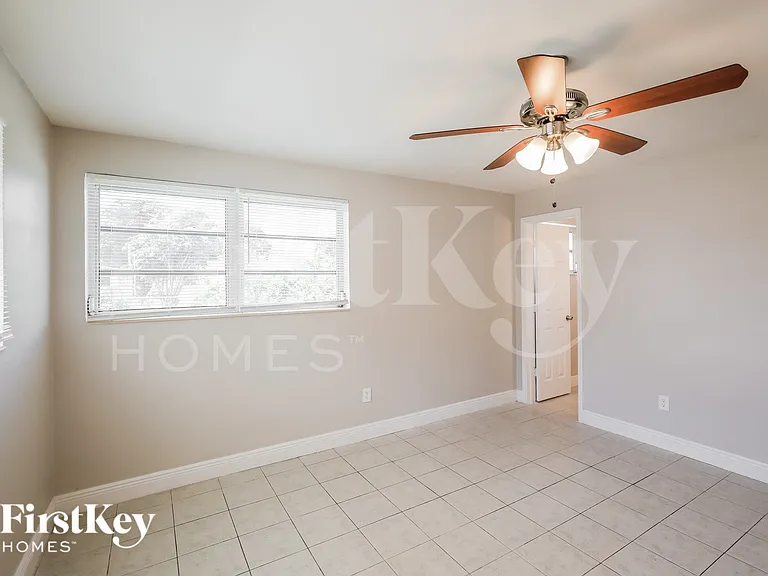 2261 NW 172nd Ter — Photo 13