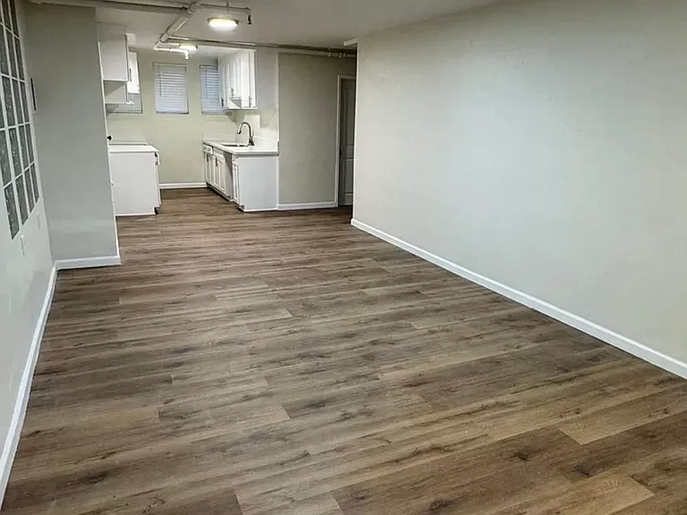 4705 Franklin Ave — Photo 7