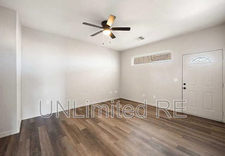 6001 N Tower Ln #A — Photo 11
