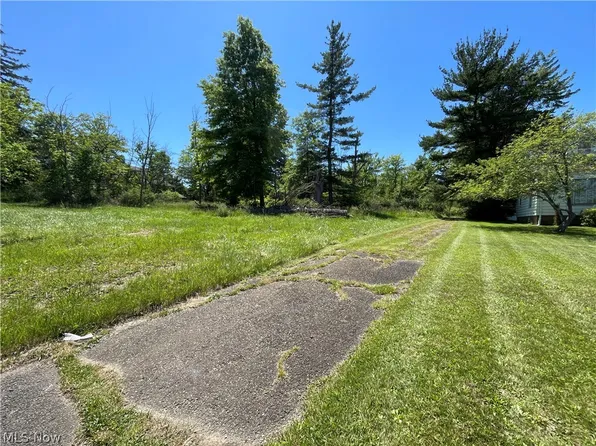 8026 Broadview Rd, Broadview Heights, OH 44147