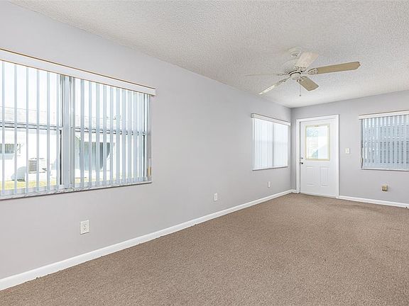4th image of 5107 Dahlia St