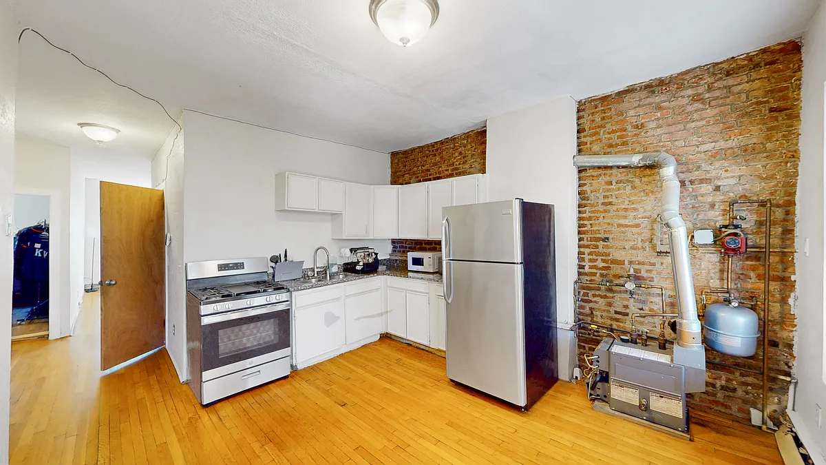 Building Photo - 88 Hammond St #1L