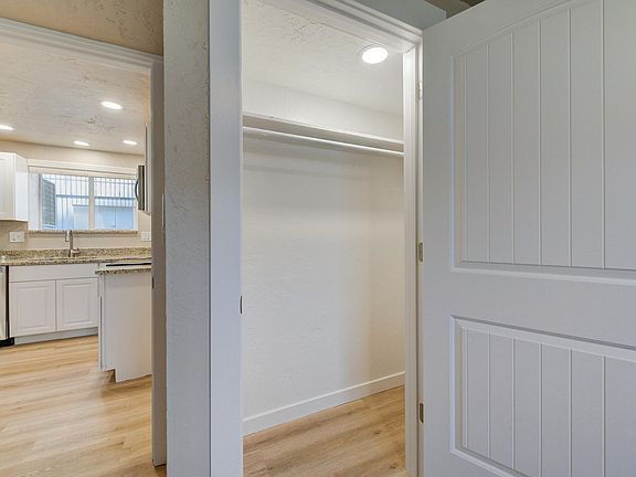 4th image of 163 E Westminster Ave