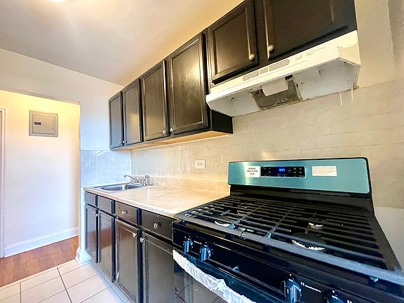 5th image of 1625 Rockaway Pkwy #W