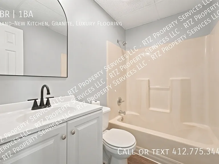 801 Vine St #2 — Photo 2