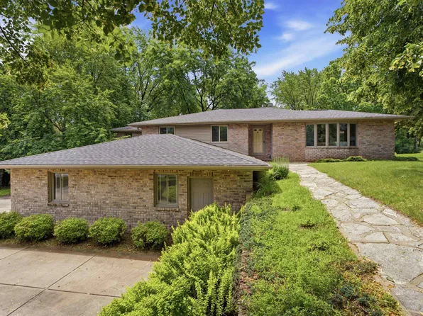 2581 White Pine Rd, Green Bay, WI 54313