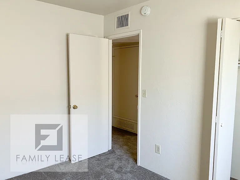 4055 E Bellevue St — Photo 8