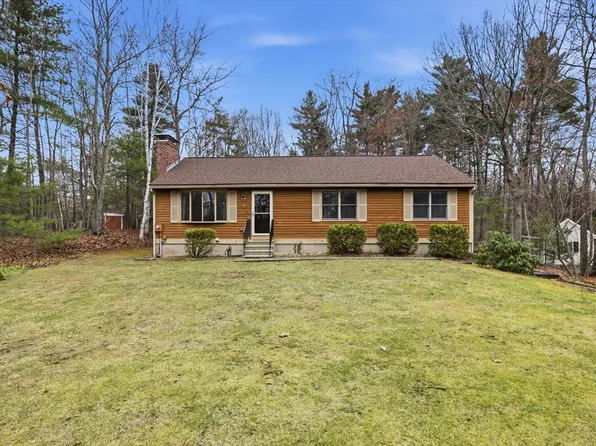 3 Cardinal Cir, Londonderry, NH 03053