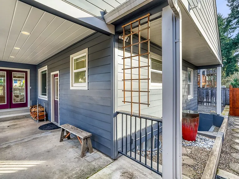 2507 NE 59th St — Photo 26