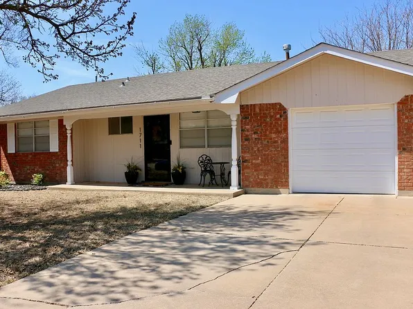 1711 N 11th St, Perry, OK 73077