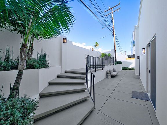 4th image of 24314 Malibu Rd