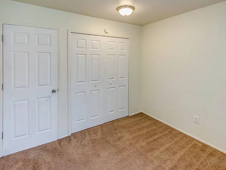 Wagon Wheel Apartments — Photo 9