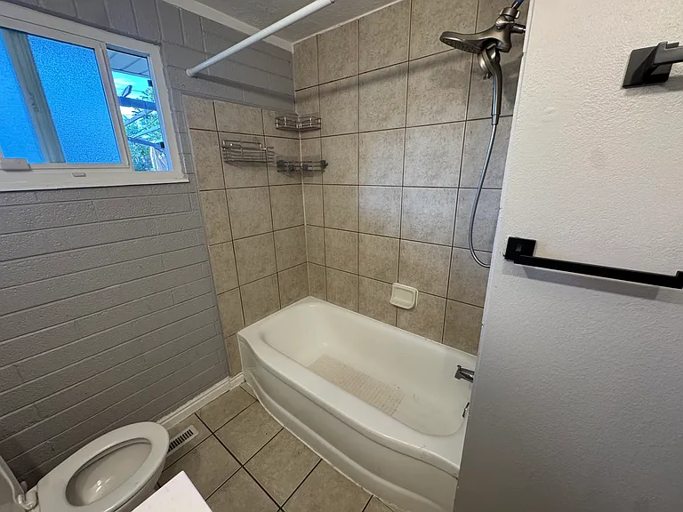 537 E Delno Dr — Photo 6